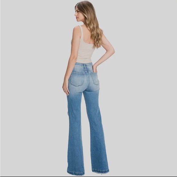 Petra super high-rise 70s inspired jeans CUTE! Cute butt great length! L… - Picture 4 of 4